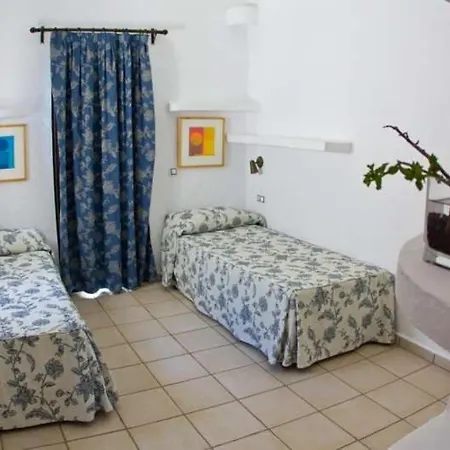 Playa Blanca Sleeps 6 Pool Wifi Apartment *